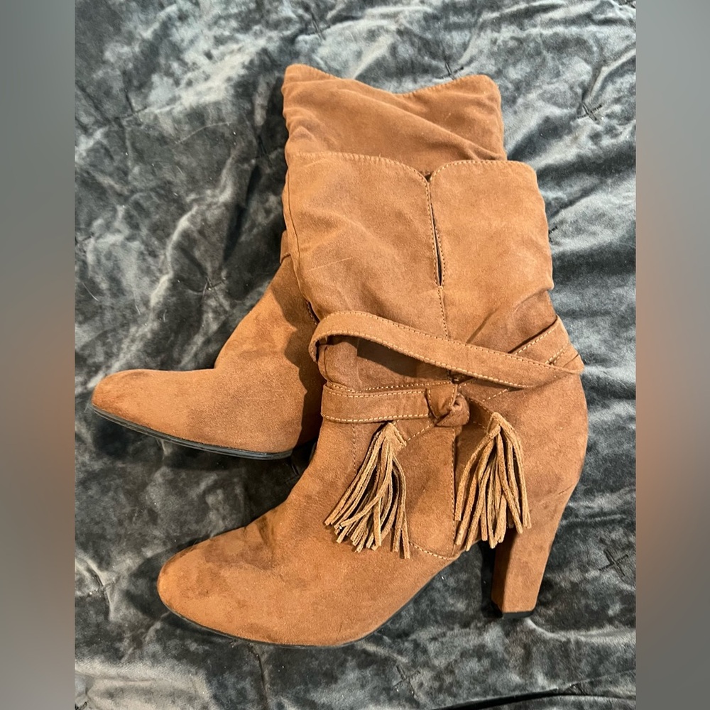 Express Tan Suede Tassel Heeled Boots